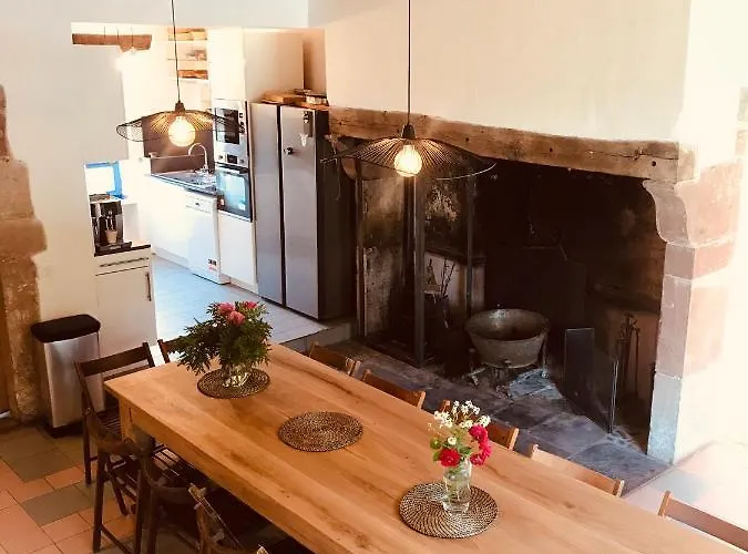 Maison De Famille Et D'ami-e-s 펜션 *