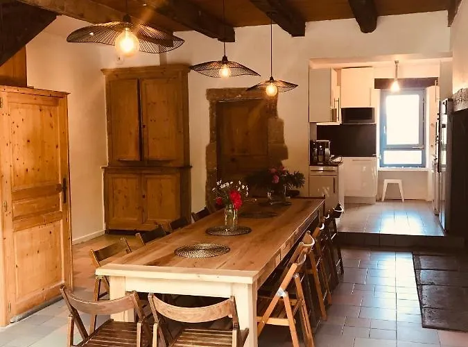 Maison De Famille Et D'ami-e-s 펜션 Valady