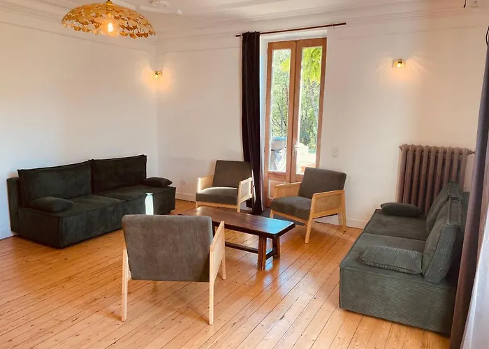 Maison De Famille Et D'ami-e-s 펜션 Valady