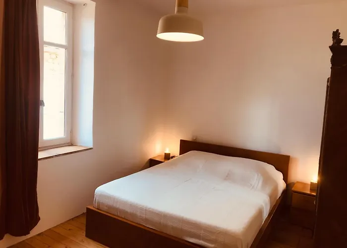 Maison De Famille Et D'ami-e-s 펜션 Valady